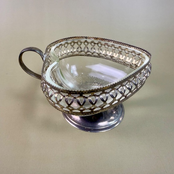 Vintage English Silverplate & Glass Heart Basket | Footed Handle Dish | England - Picture 3 of 16